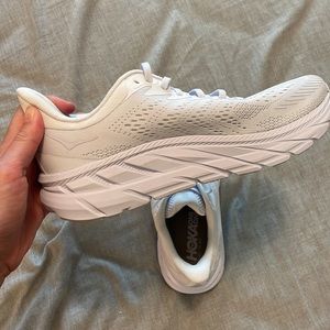 Hoka Clifton 7 Women’s Size 9